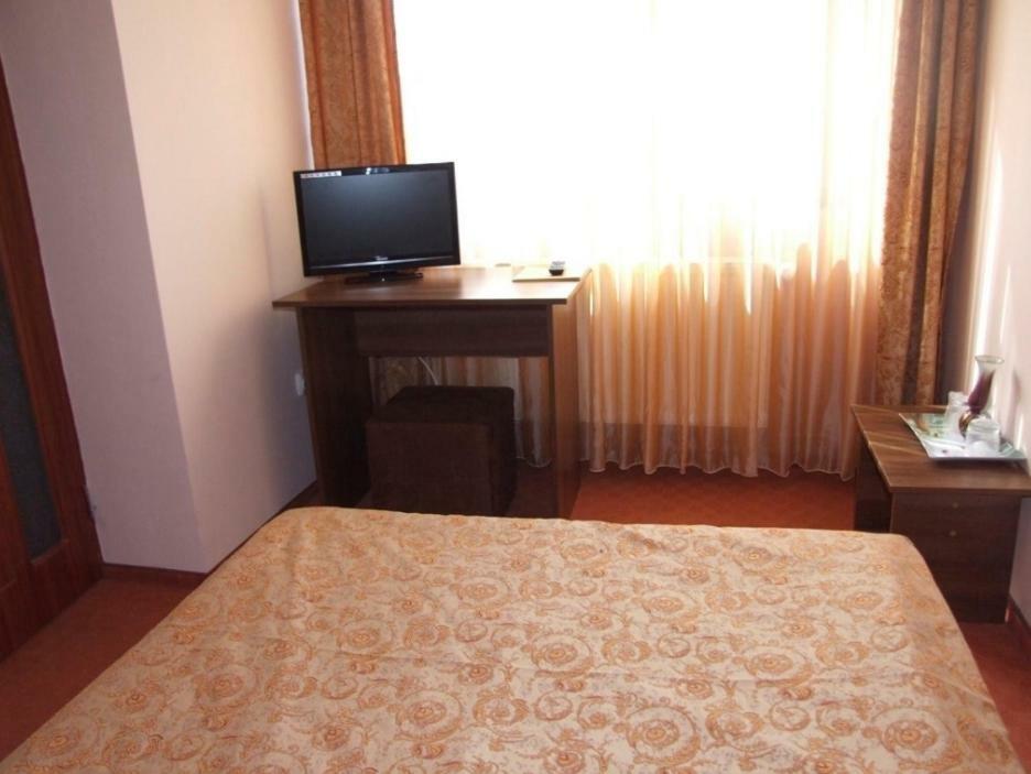Plaisir Hotel Ploiesti Phòng bức ảnh