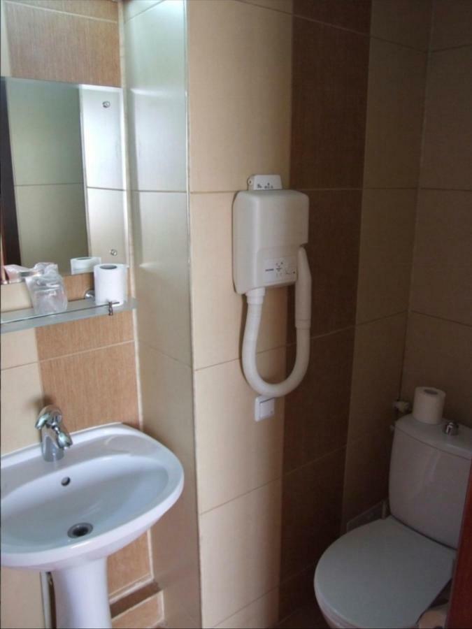 Plaisir Hotel Ploiesti Ngoại thất bức ảnh